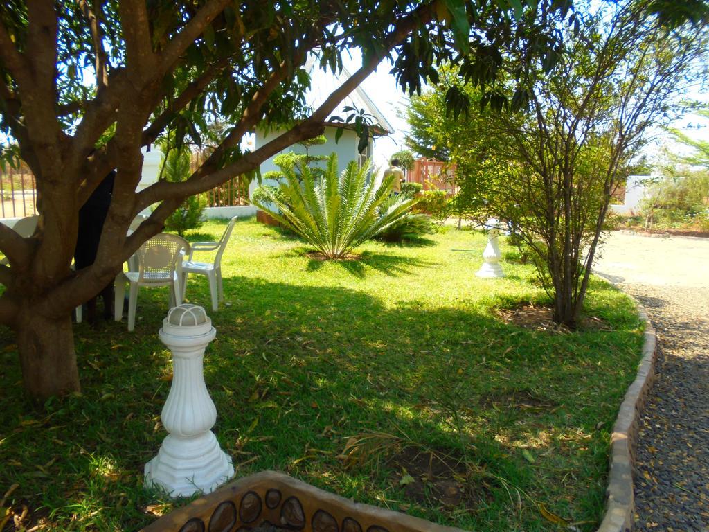 White Rose Lodge Livingstone Buitenkant foto