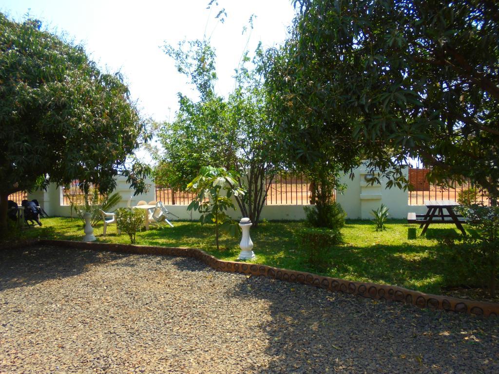 White Rose Lodge Livingstone Buitenkant foto
